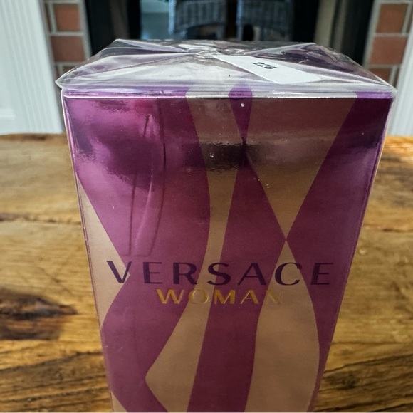 NEW SEALED Versace Woman EDP ~ 50 ml / 1.7 oz - Picture 6 of 8